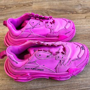 Balenciaga Alllover Logo Triple S sneakers (limited color)